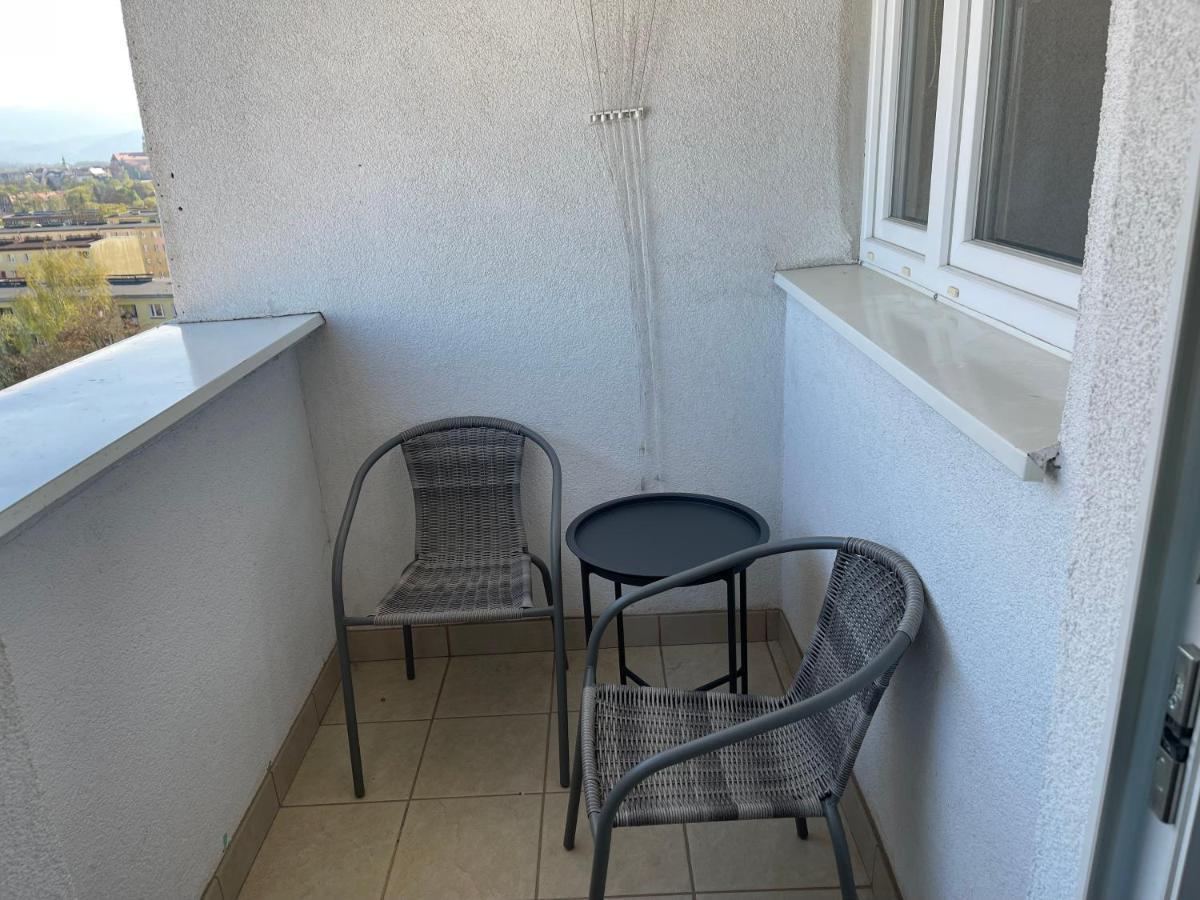 Apartament Z Widokiem Jelenia Gora Bagian luar foto